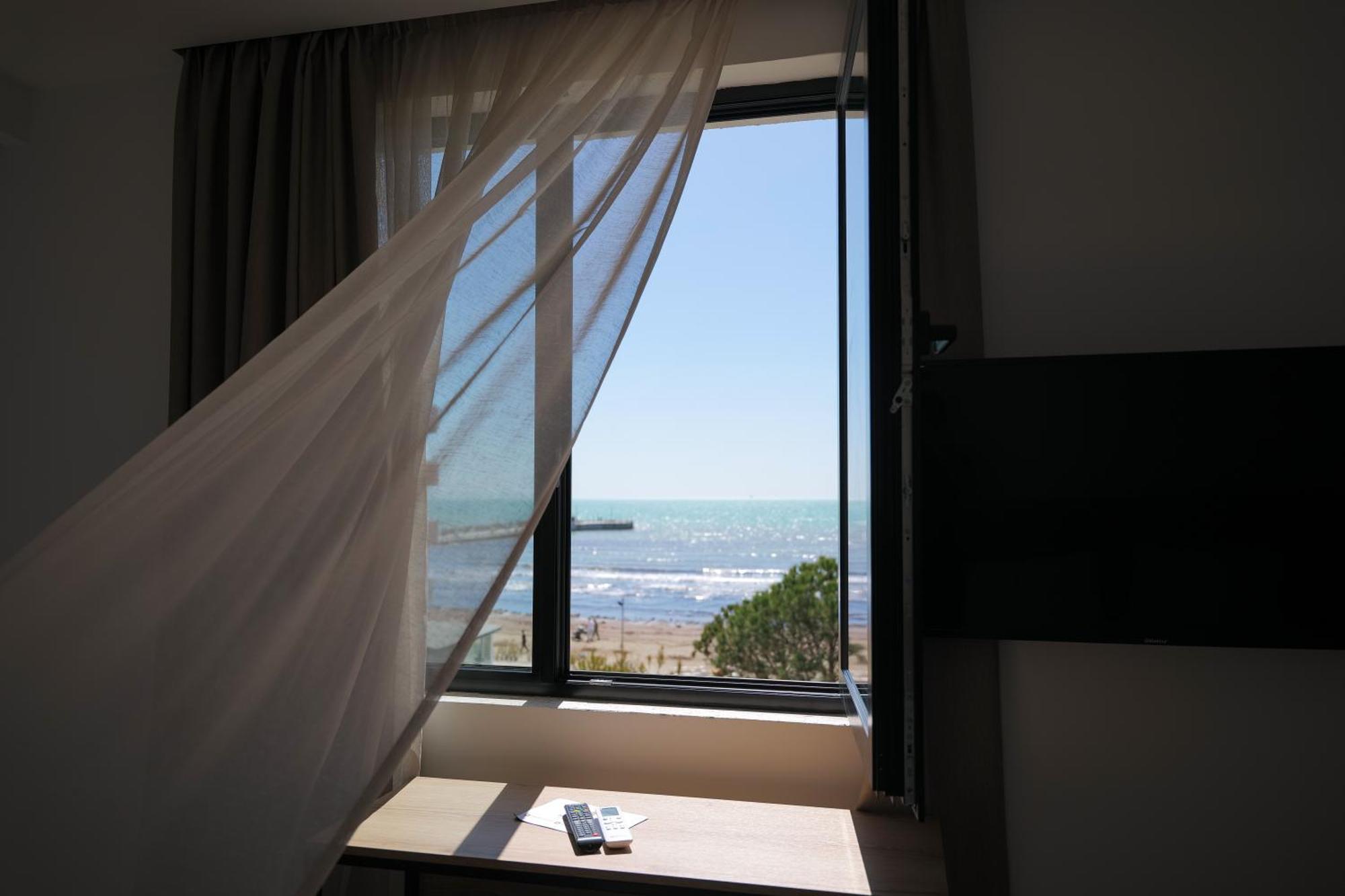 Afa Hotel Durres Exterior photo